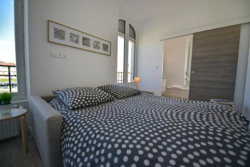 Appartment Les Suites Du Parc Besançon Camera foto