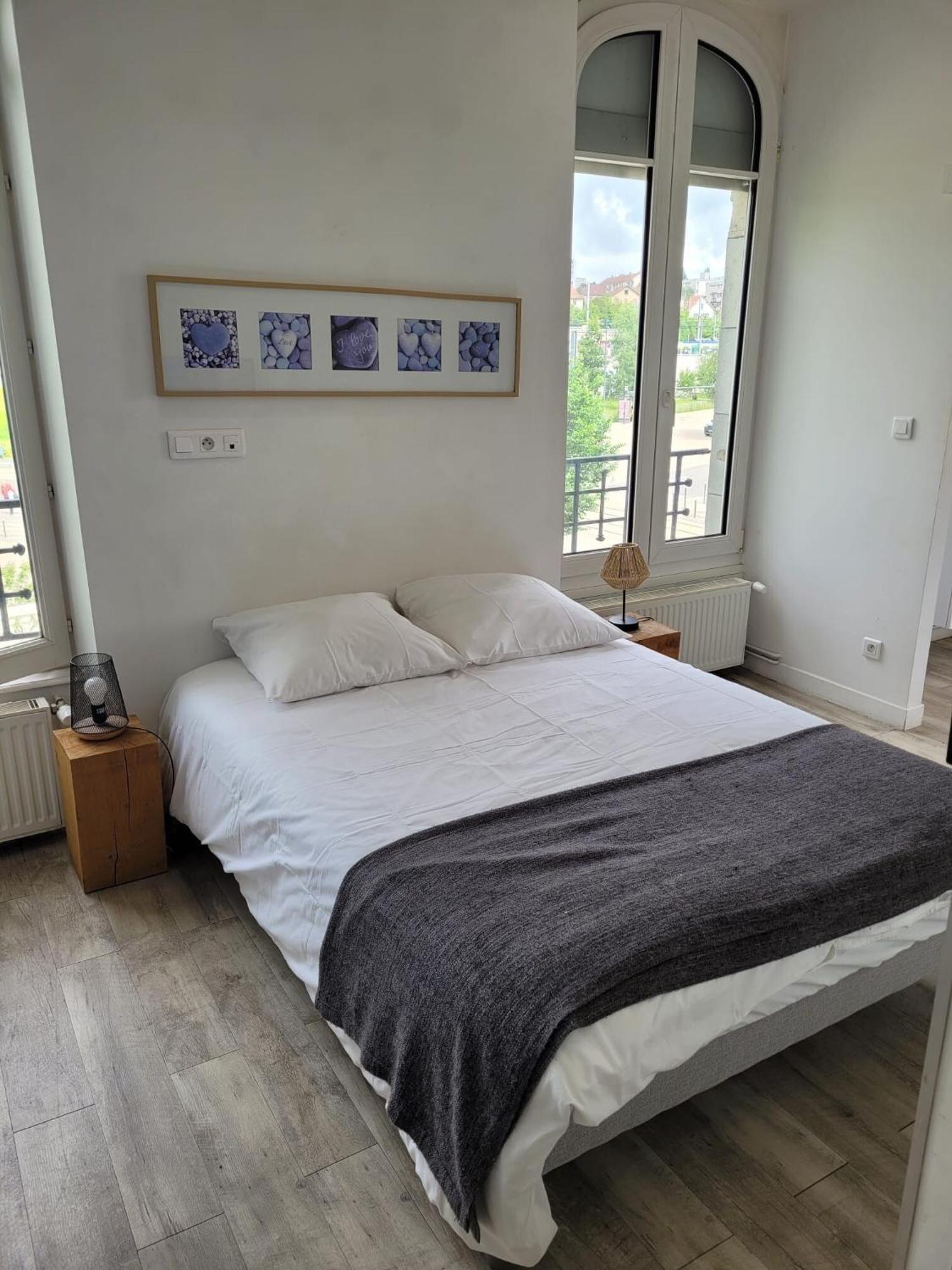 Appartment Les Suites Du Parc Besançon Esterno foto
