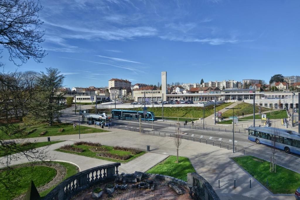 Appartment Les Suites Du Parc Besançon Esterno foto