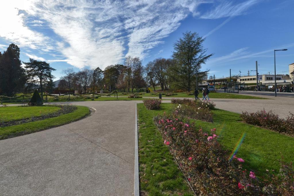 Appartment Les Suites Du Parc Besançon Esterno foto