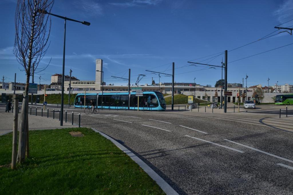 Appartment Les Suites Du Parc Besançon Esterno foto