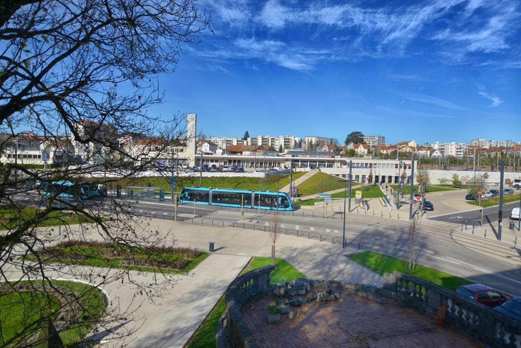 Appartment Les Suites Du Parc Besançon Esterno foto